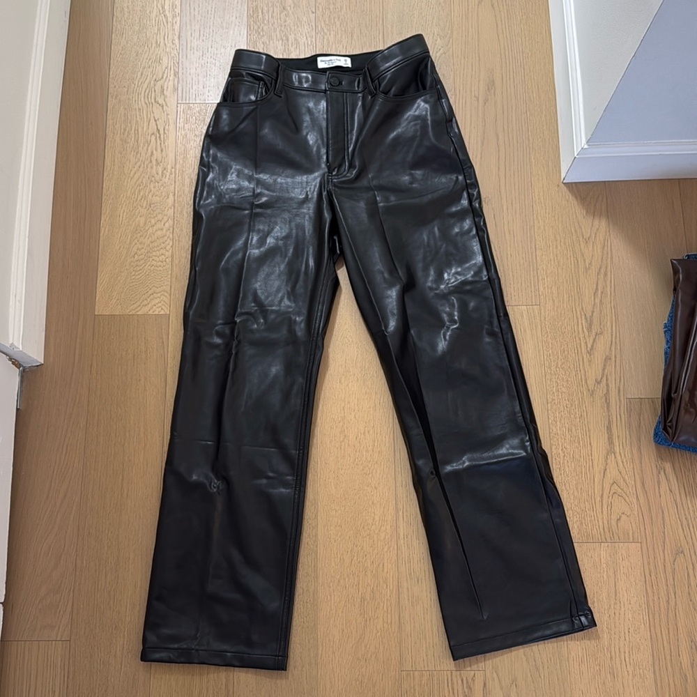 Abercrombie 90s relaxed high rise faux leather pants, curve love